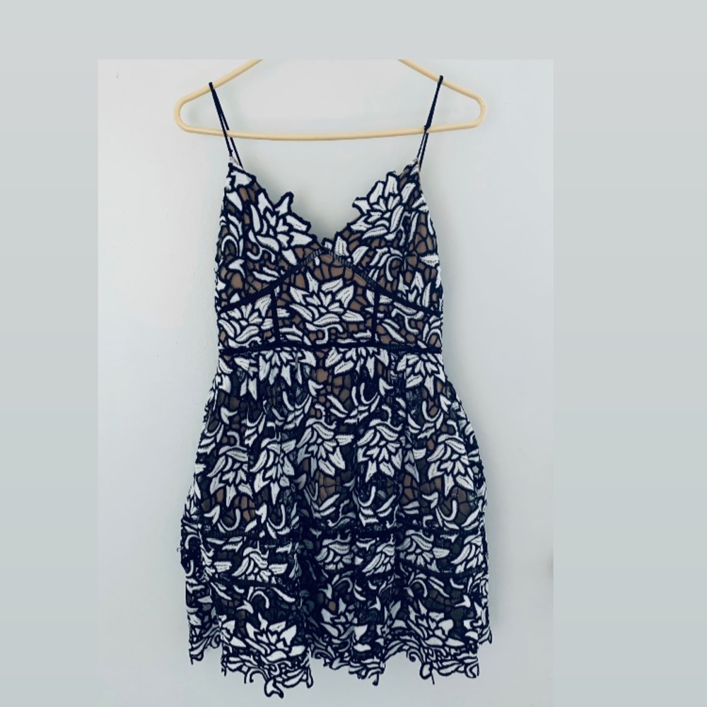 L’atiste Crochet Dress